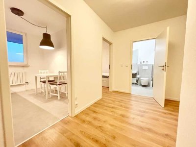 Ab SOFORT - Neue helle Luxus Wohnung vollmöb. mit Terrasse + Alpenblick / Int. tenants welcome!