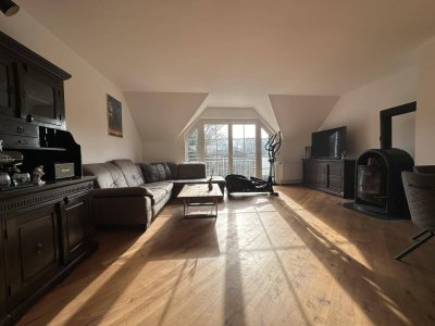Charmante renovierte Wohnung mit Balkon, Terrasse, Carportplatz &amp; Kamin