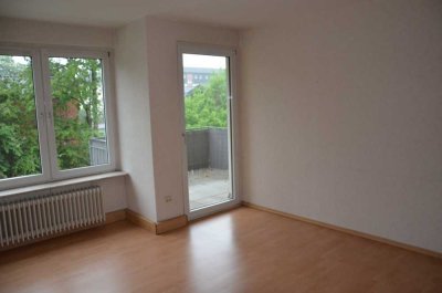 Freundliche und gepflegte 3-Raum-Wohnung mit Balkon in Köln Eil