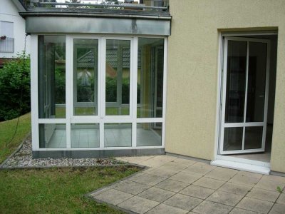 Exklusive 2-Raum-Wohnung in Kleinmachnow mit Garten und Tiefgarage