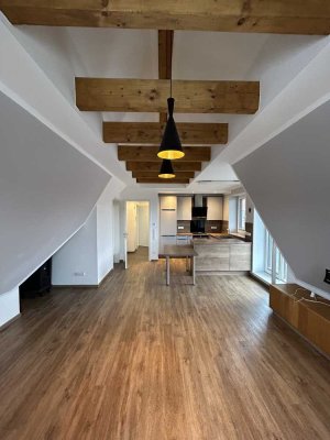 Smartes Penthouse mit 36 m² Balkon, Aufzug, Fußbodenheizung & Einbauküche – zentral in Cloppenburg
