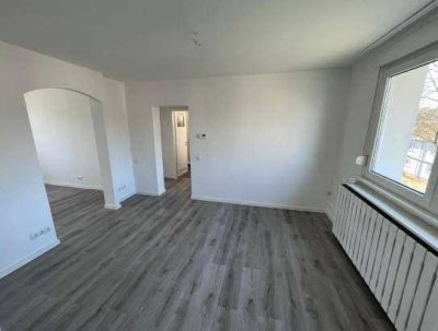 Sehr schöne 3 - Zimmer Wohnung mit Keller
