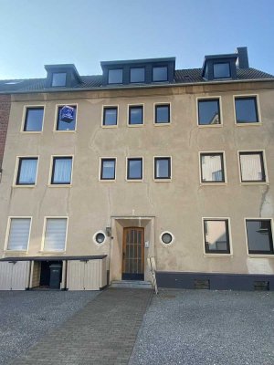 sehr schöne renovierte  4 Zimmer  Wohnung