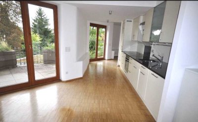 Exklusive Helle 2,5-Zimmer Wohnung mit Balkon, Terrasse und Garten, verfügbar ab 01.01.2026