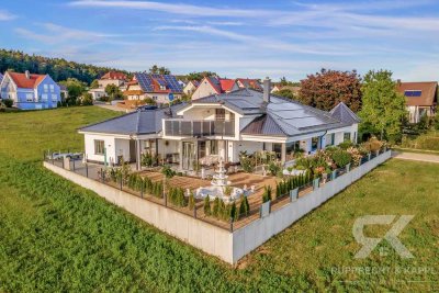 *Neuwertige Villa mit Weitblick, 9 Zimmern, Toplage und luxuriöser Ausstattung in Kümmersbruck*