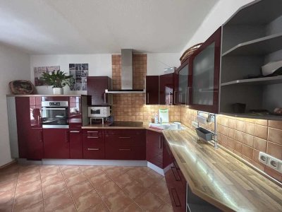 Schöne 2-Zimmer-Wohnung mit Balkon und EBK in Jena