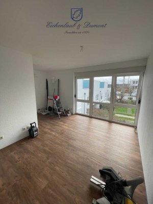 Komplett renovierte 2 ZKB-Wohnung mit Stellplatz + Kellerraum