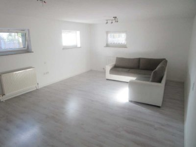 Schöne Kernsanierte Souterrain vier Zimmer Wohnung in Wetteraukreis, Büdingen