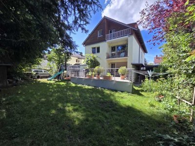 **�Einzigartige 4-Zimmer-Terrassenwohnung mit großem Garten in München-Trudering! ✨*Von privat.**�