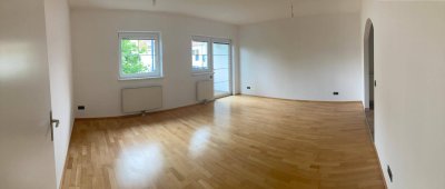 Moderne 2-Zimmer Innenhof-Wohnung mit Balkon und Garage