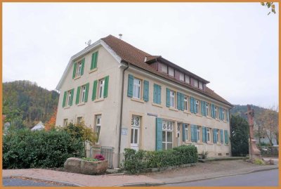 Zentrale 3-Zimmer-Erdgeschosswohnung mit 82 m² Wohnfläche ab 01.Juli zu vermieten.