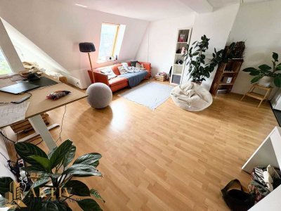 Schicke 2 ZW im 5.OG eines gepflegten 6 Familienhauses