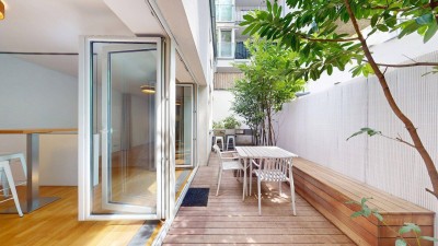 Helles Loft mit begrünter Innenhof-Terrasse