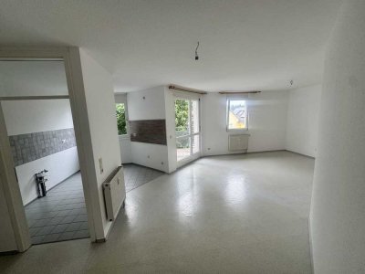 4 Zimmer mit 2 Balkone und TG plus Außenstellplatz