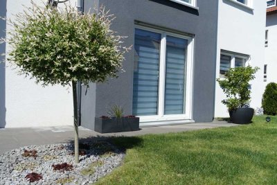 Stilvolle, sanierte 4-Raum-EG-Wohnung mit gehobener Innenausstattung mit Balkon und EBK in Heilbronn