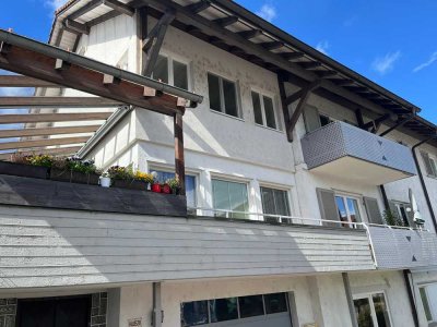 Renovierte 6-Zimmer-Wohnung mit Balkon und EBK in Waldshut-Tiengen