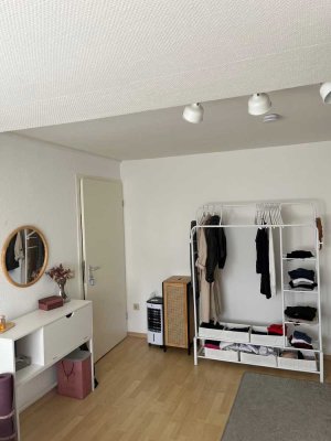 Ab 01.10 oder 15.10.: Helle Wohnung in Düsseldorf - Wg tauglich