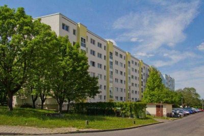 Aktuelle Renovierung einer 2-Raum-Wohnung!