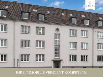 Wilhelmshaven: renovierte 3,5 Zimmer Maisonette Wohnung mit Galerie & Carport – zentral gelegen