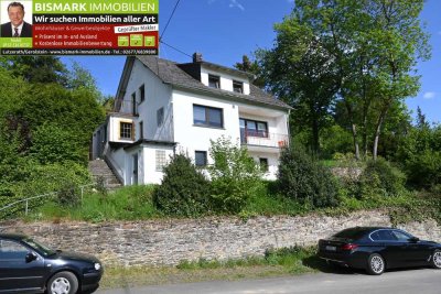 Freistehendes Einfamilienhaus mit großem Grundstück