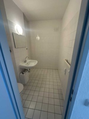 Helle Maisonette-Wohnung mit Balkon, moderner Ausstattung