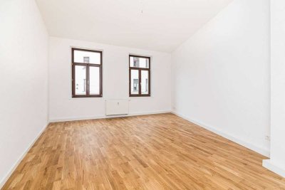 Renoviertes Altbau-Apartment mit Echtholzparkett und Tageslichtbad