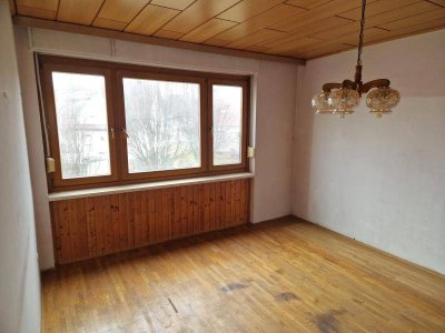 Sanierungsbedürftige Eigentumswohnung (74m²) in ruhiger, zentraler Lage in Fürstenfeld!