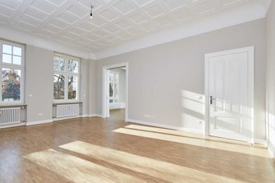 Repräsentative Stilaltbauwohnung in außergewöhnlichem Palais