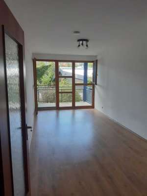 Stilvolle, gepflegte 1,5-Zimmer-Wohnung mit Balkon und EBK in Tübingen
