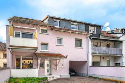 Maintal-Dörnigheim: Gepflegtes, voll vermietetes Dreiparteienhaus in ruhiger und beliebter Mainnähe