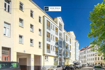 Zentrumsnah und altersfreundlich - modernisierte 2-Raum-Wohnung mit Einbauküche, Balkon und Aufzug