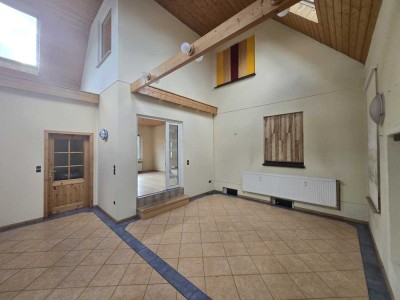 Familienfreundliches Wohnhaus mit zusätzlicher Ferienwohnung und Gewerbefläche