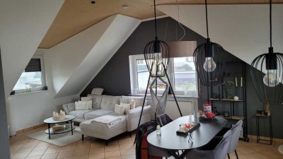 Sehr gepflegte DG-Wohnung mit 3,5 Zimmern sowie Balkon und EBK in Schaafheim-Mosbach