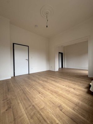 3,5 ZKB sofort frei! Erstbezug nach Kernsanierung! Altbau-Juwel in kernsanierter Villa