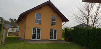 Provisionsfrei: Helles 4-Zimmer-Haus zum Kauf in Siethen am See!