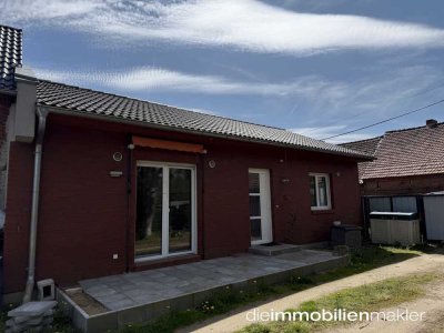 2 Häuser!  Liebevoll saniertes Bauernhaus + Town & Country Bungalow und Backsteins
