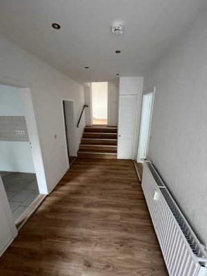 Individuelle 3-Zimmer-Wohnung im Grünen mit Garten zu vermieten!