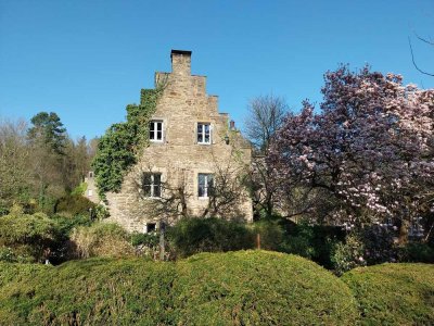 MANNELLA *Wohnen im stilvollen und historischen Schloss Allner* moderne Wohnung - voll möbliert!
