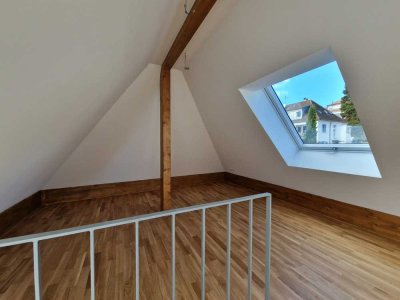 Mit Aussicht zum Fernsehturm: top sanierte 4,5-Zimmer Maisonette-Wohnung mit Balkon