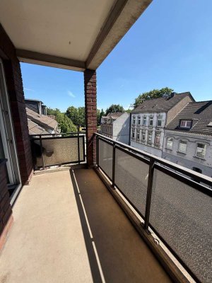 *Über den Dächern von Meiderrich* helle 2,5 Raumwohnung mit Balkon
