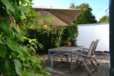 Esslingen-Oberesslingen: Moderne Doppelhaushälfte (Niedrigenergiebauweise)