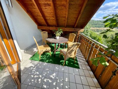 Gepflegte 3-Zimmer-DG-Wohnung mit Balkon und Einbauküche in Untermünkheim-Enslingen