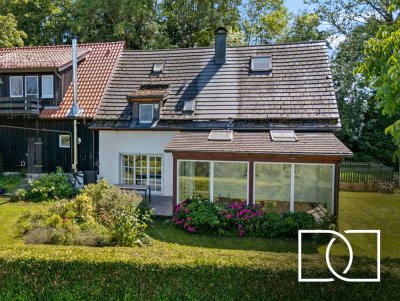 Sofort bezugsfertig! Modernisiertes Bauernhaus mit Scheune, großem Garten und traumhafter Aussicht