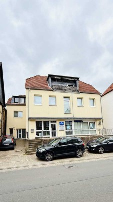 Großzügige 3,5 Dachgeschosswohnung mit Südbalkon – solide vermietet, starkes Entwicklungspotenzial