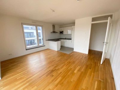 Einziehen und frei entfalten! Unmöblierte 2-Zimmer-Wohnung mit EBK und Balkon
