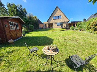 Doppelhaushälfte mit großem Grundstück & viel Raum für Ideen