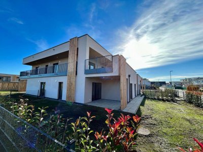 Wunderschöne 3-Zimmer-Gartenwohnung mit großzügiger Terrasse, Tiefgarage, Deckenkühlung, Fußbodenheizung, Glasfaser-Internet, Wohnraumlüftung mit Pollenfilter, PV-Analge, E-Ladestation