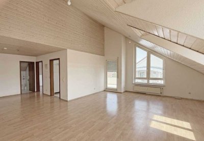 2,5-Zi.-DG-Whg. im Grünen mit Balkon, neuer EBK, Wärmepumpe, TG-Box  & Keller in Gerlingen ab sofort