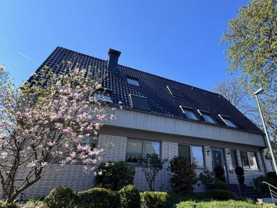 Luxuriöses Dreifamilienhaus mit freier Eigentümerwohnung in Villenlage