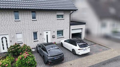 Gepflegte Doppelhaushälfte mit Einliegerwohnung, Garten & Garage in Bielefeld-Heepen